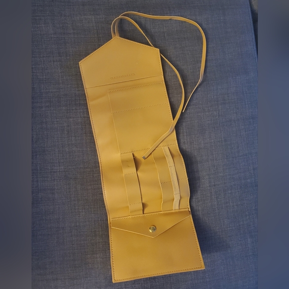 Glass Ladder and Co | tan Katherine Organizer Tech Roll - Picture 4 of 8